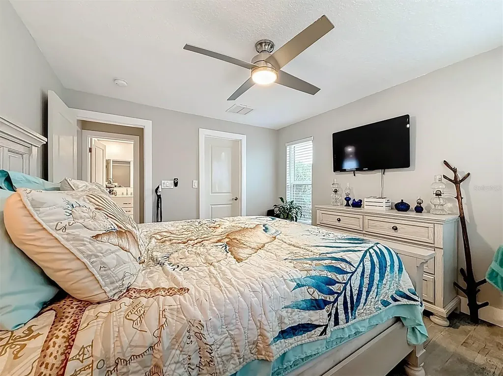 3828 48th Avenue S St Petersburg FL 33711