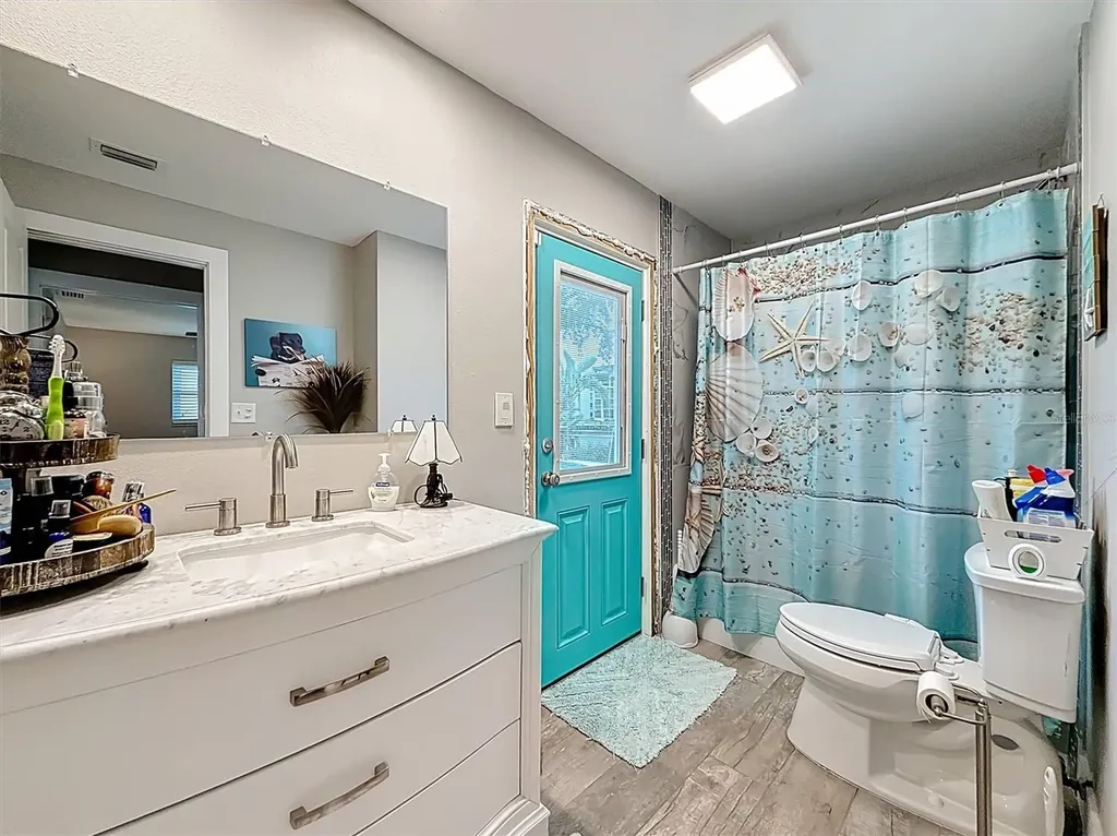 3828 48th Avenue S St Petersburg FL 33711