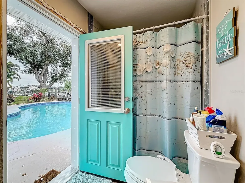 3828 48th Avenue S St Petersburg FL 33711