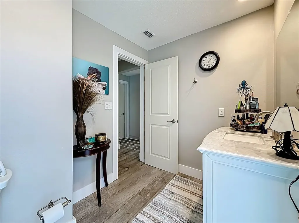 3828 48th Avenue S St Petersburg FL 33711