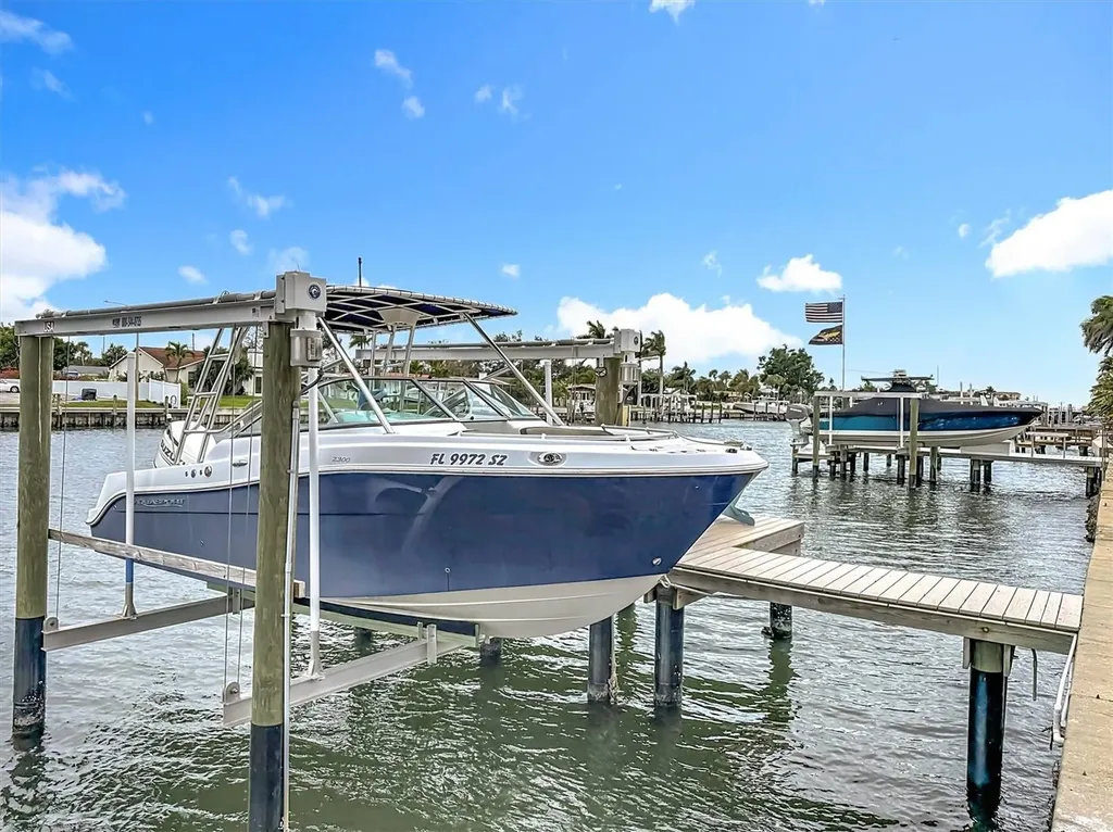 3828 48th Avenue S St Petersburg FL 33711