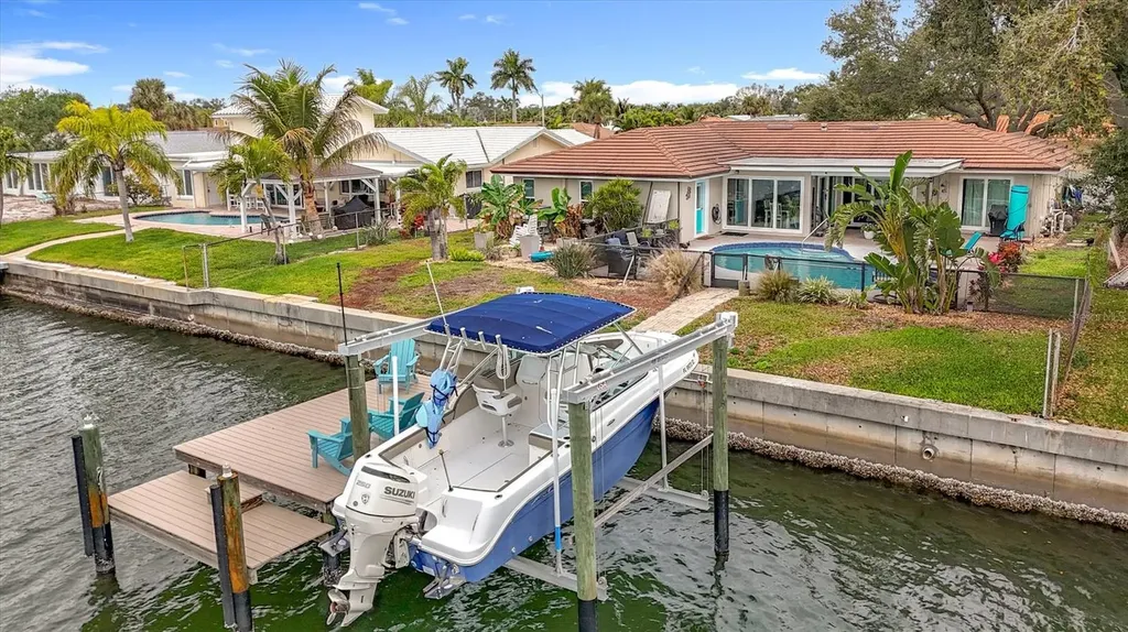 3828 48th Avenue S St Petersburg FL 33711