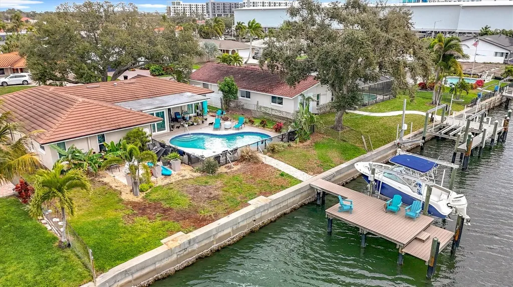 3828 48th Avenue S St Petersburg FL 33711