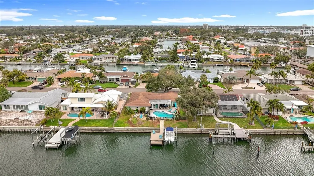 3828 48th Avenue S St Petersburg FL 33711