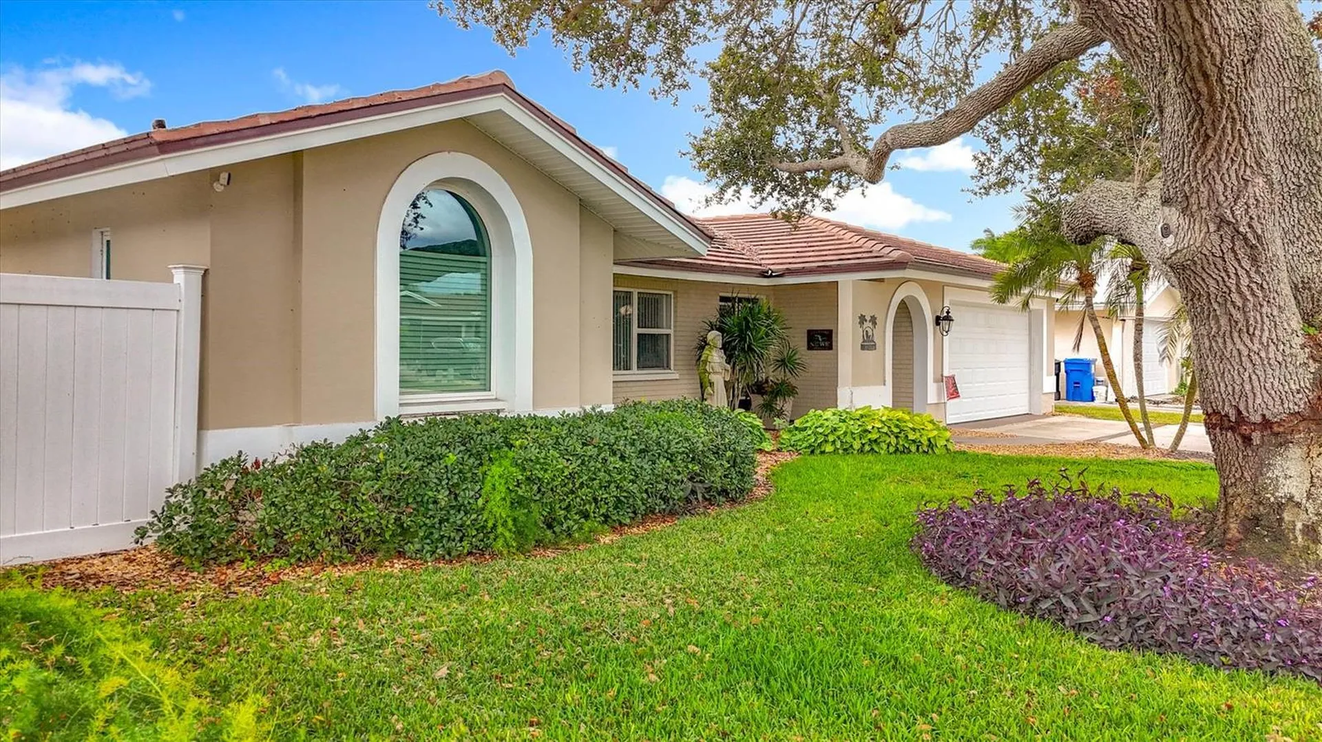 3828 48th Avenue S St Petersburg FL 33711