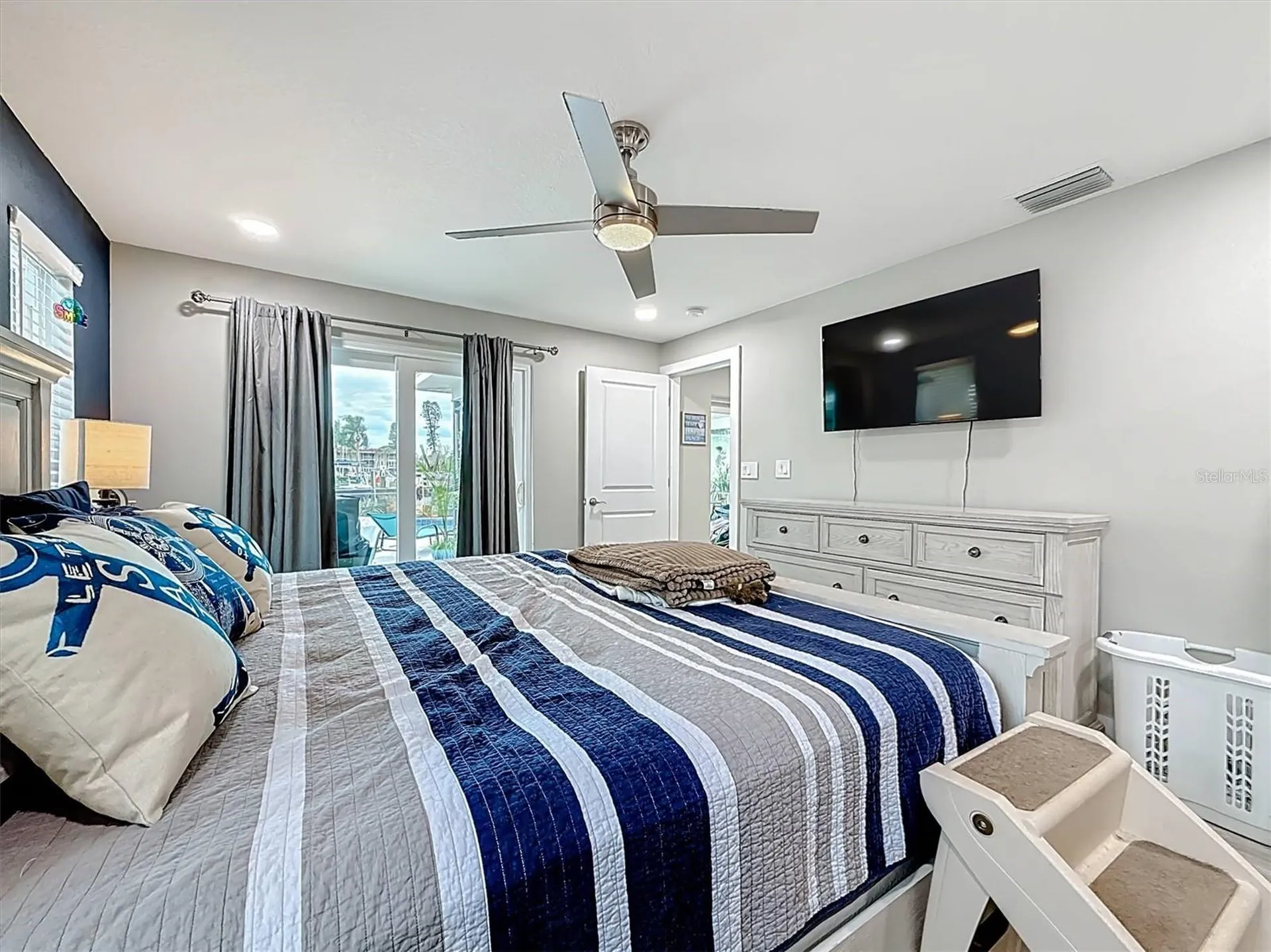 3828 48th Avenue S St Petersburg FL 33711