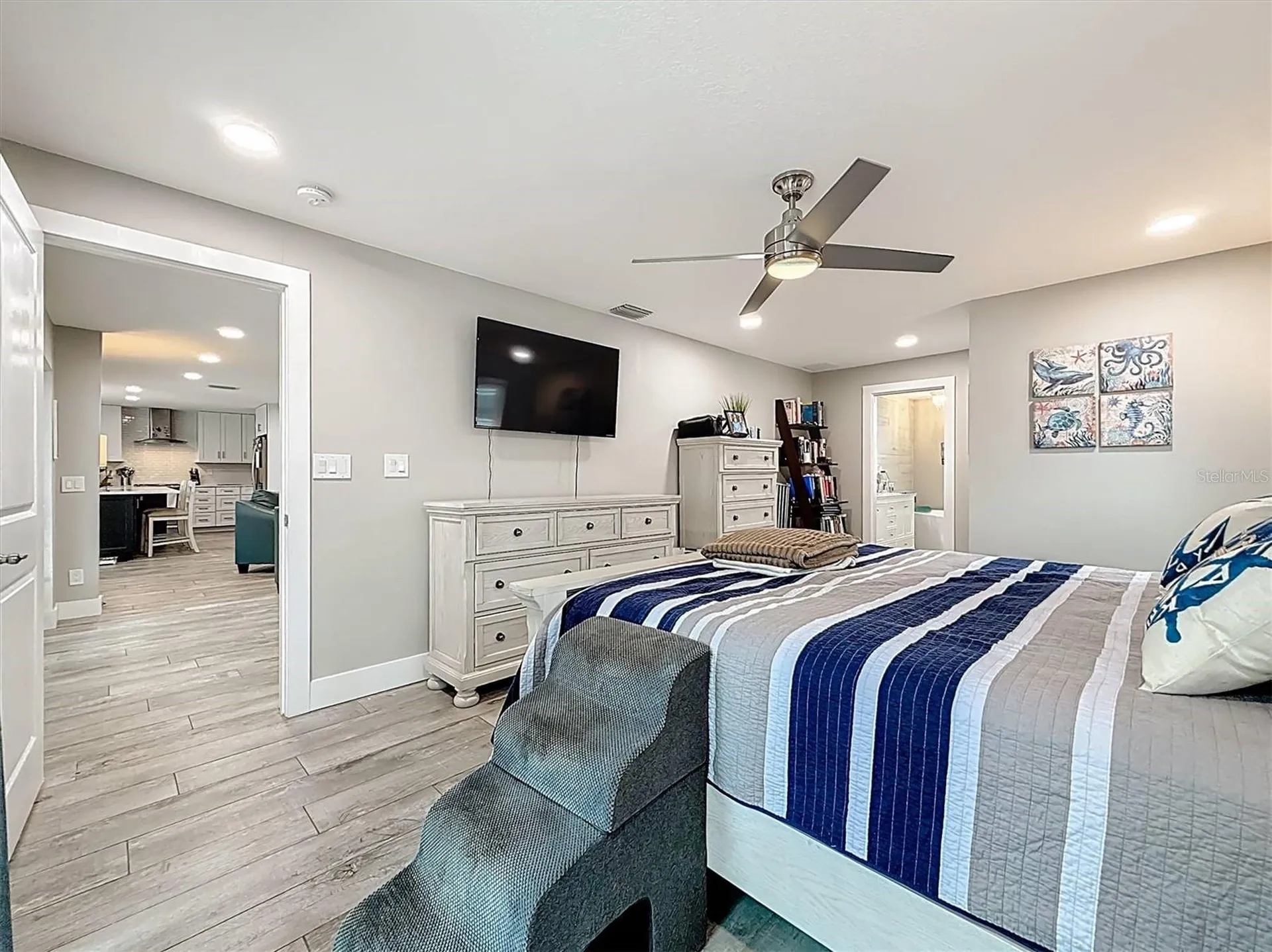 3828 48th Avenue S St Petersburg FL 33711