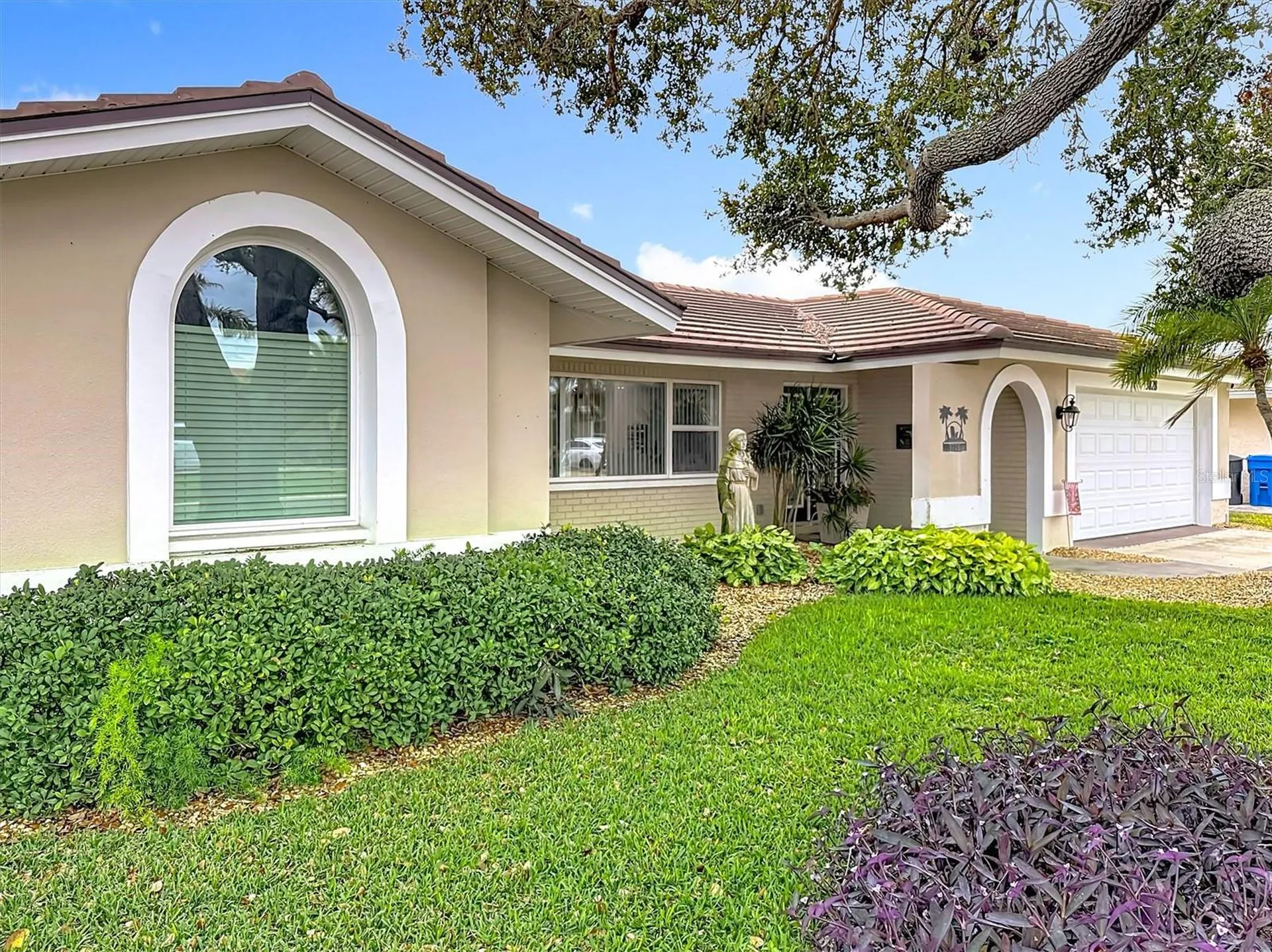 3828 48th Avenue S St Petersburg FL 33711