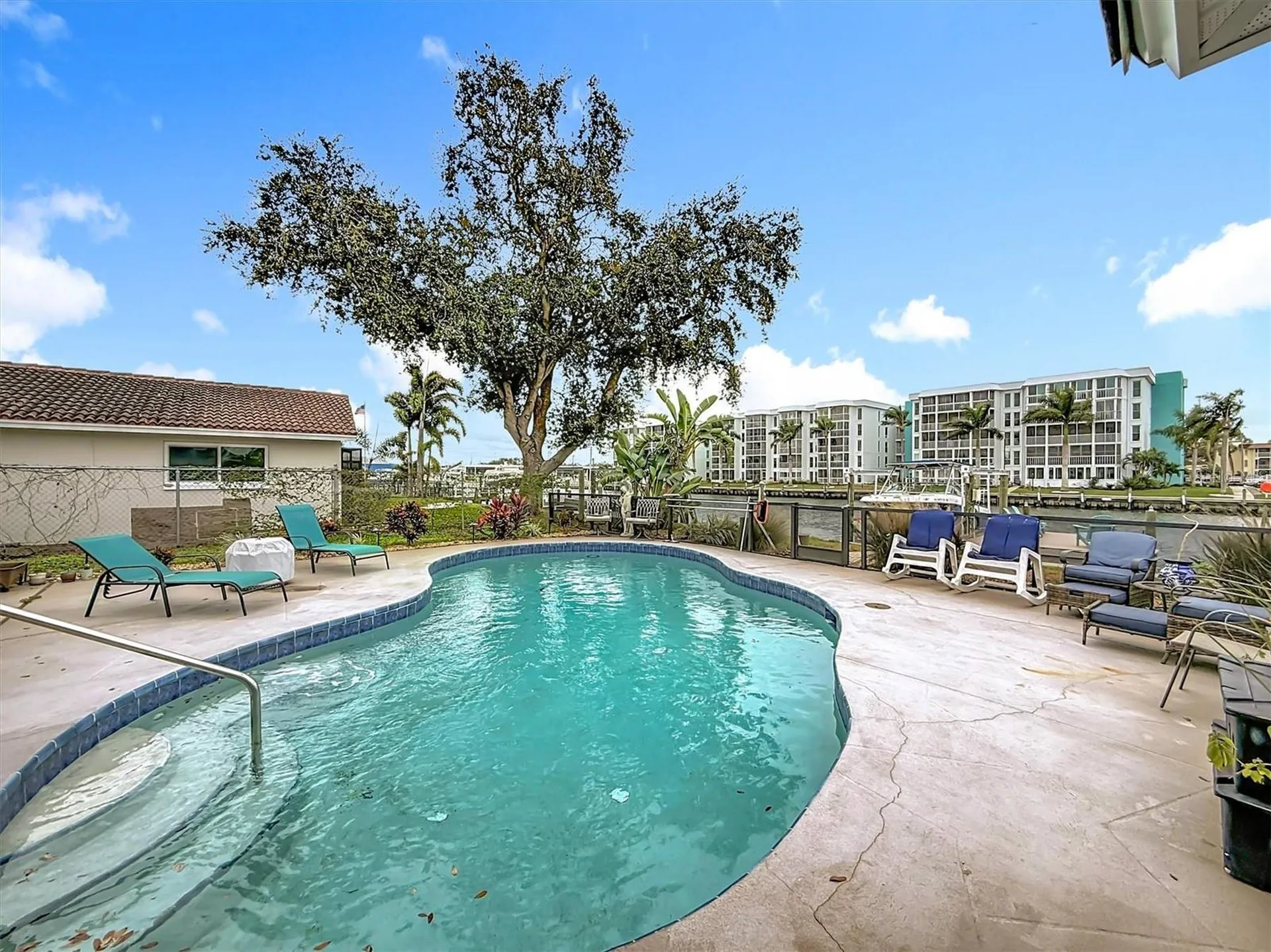 3828 48th Avenue S St Petersburg FL 33711