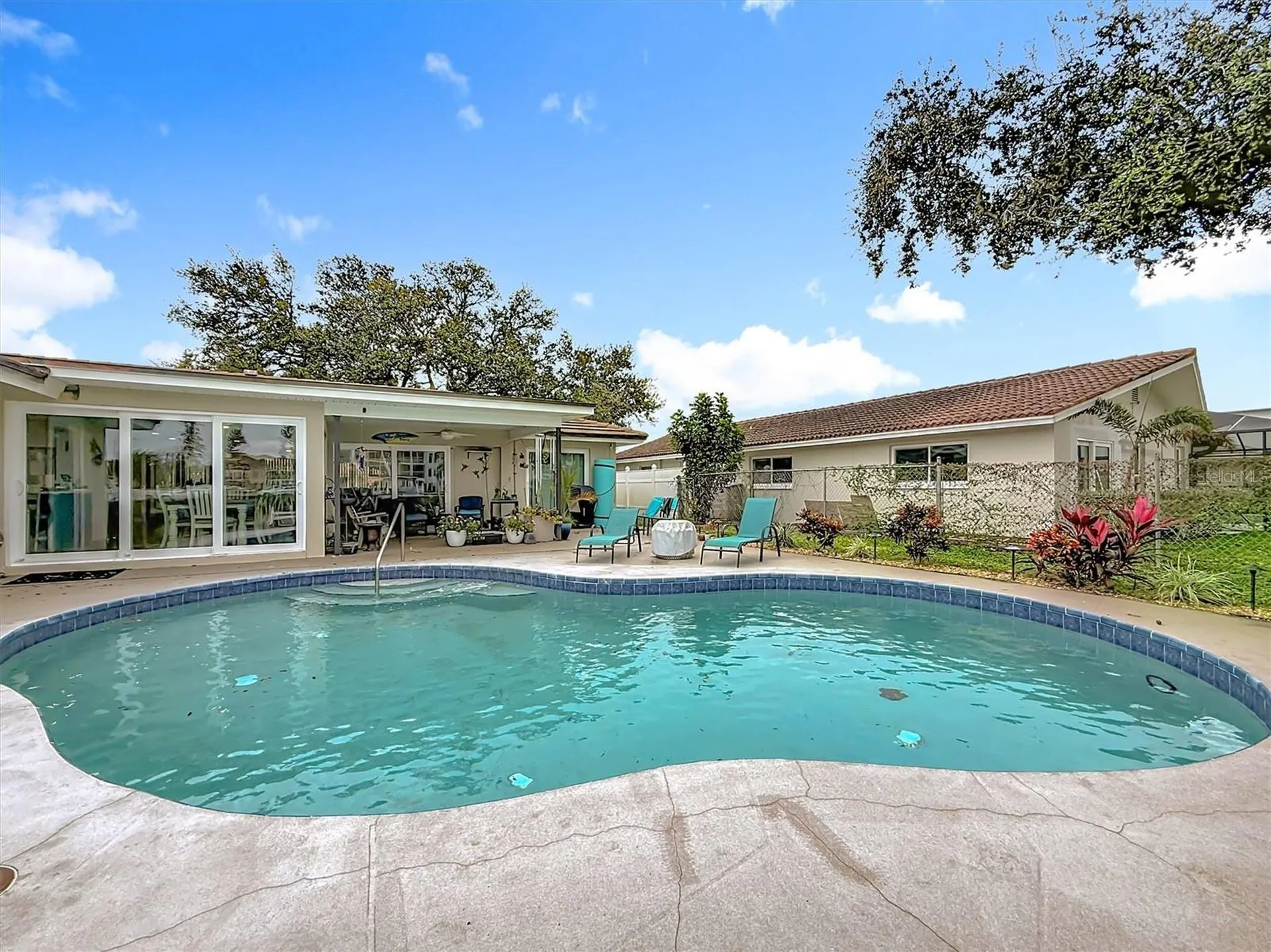3828 48th Avenue S St Petersburg FL 33711