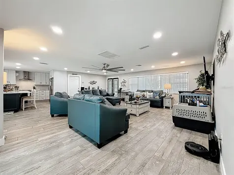 3828 48th Avenue S St Petersburg FL 33711