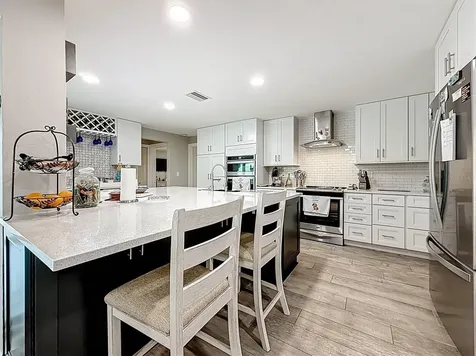 3828 48th Avenue S St Petersburg FL 33711