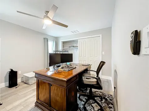 3828 48th Avenue S St Petersburg FL 33711