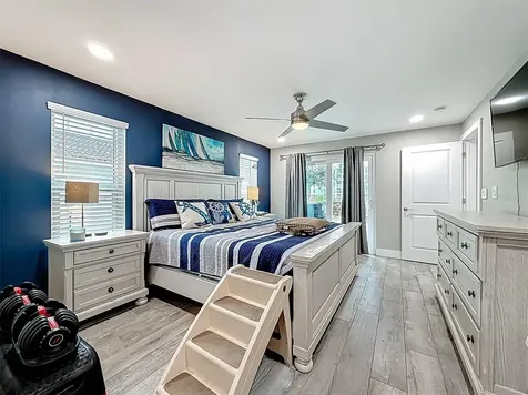 3828 48th Avenue S St Petersburg FL 33711