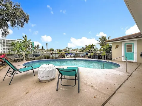 3828 48th Avenue S St Petersburg FL 33711