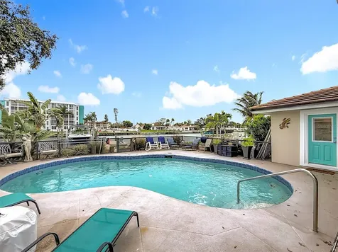 3828 48th Avenue S St Petersburg FL 33711