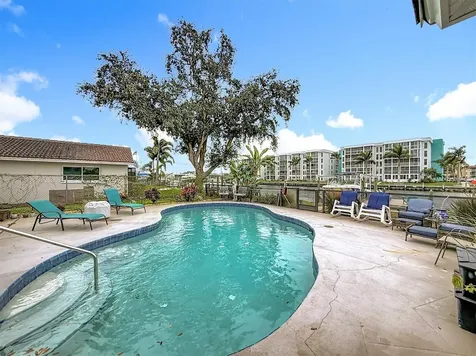 3828 48th Avenue S St Petersburg FL 33711
