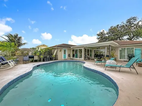 3828 48th Avenue S St Petersburg FL 33711