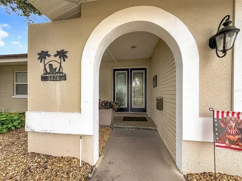 3828 48th Avenue S St Petersburg FL 33711