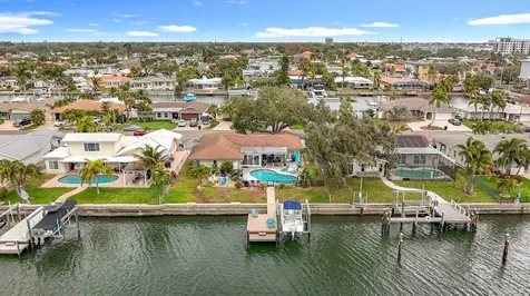 3828 48th Avenue S St Petersburg FL 33711