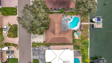 3828 48th Avenue S St Petersburg FL 33711