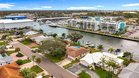 3828 48th Avenue S St Petersburg FL 33711