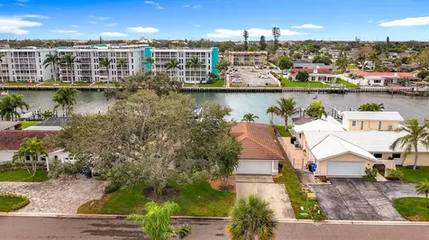 3828 48th Avenue S St Petersburg FL 33711
