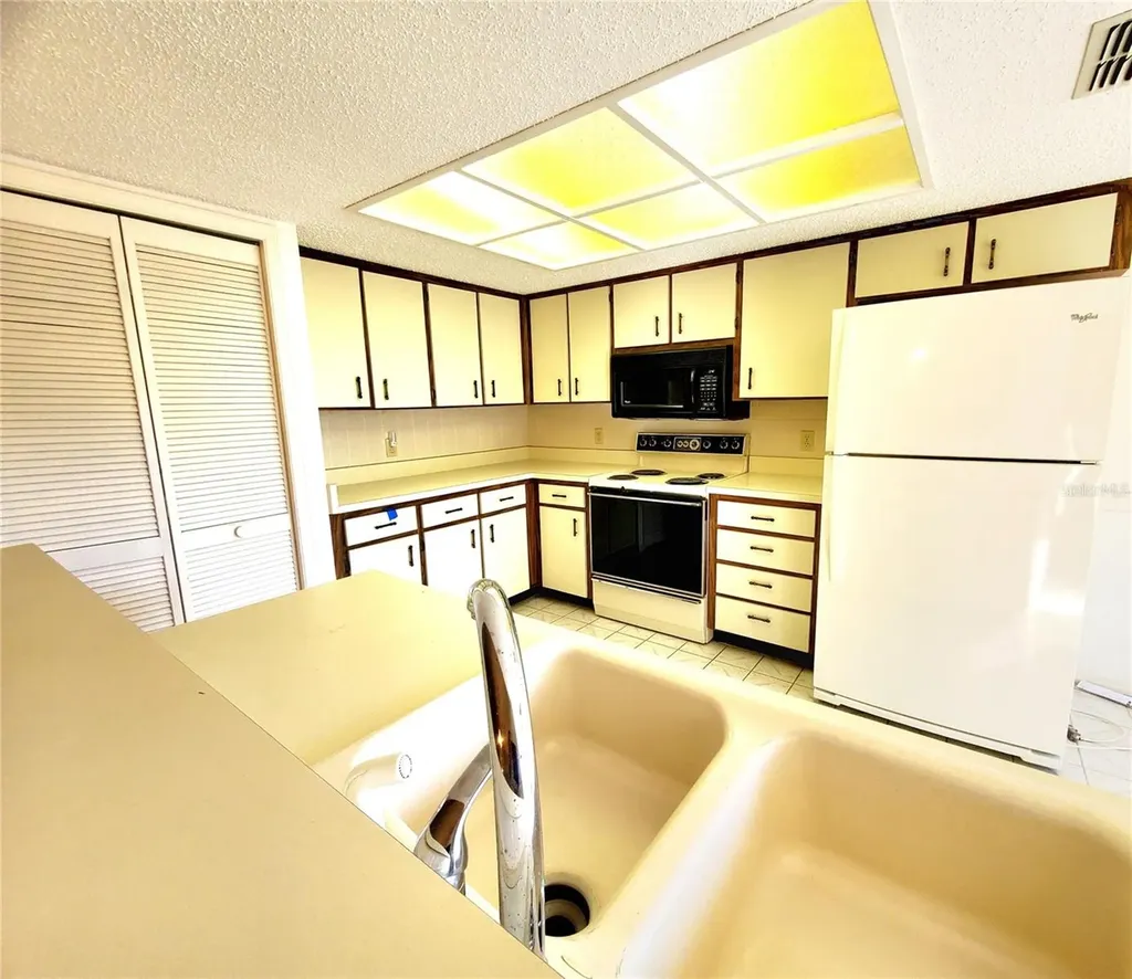 2053 Villa Terrace Clearwater FL 33763