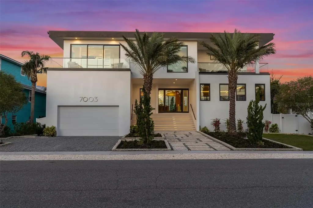 7003 Holmes Boulevard Holmes Beach FL 34217