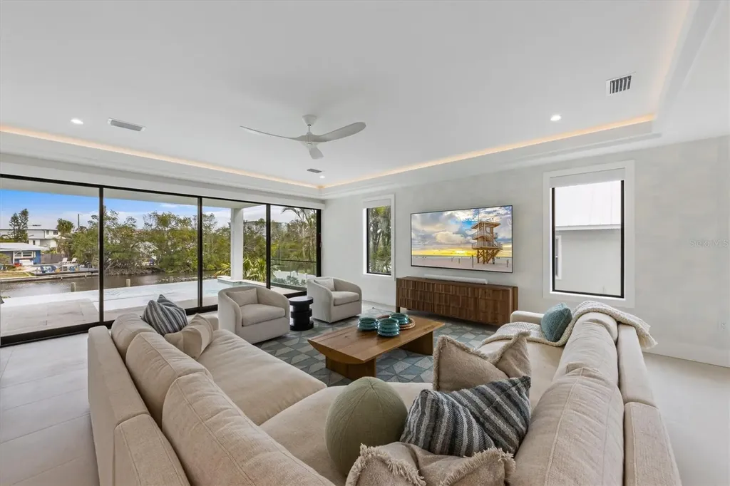 7003 Holmes Boulevard Holmes Beach FL 34217