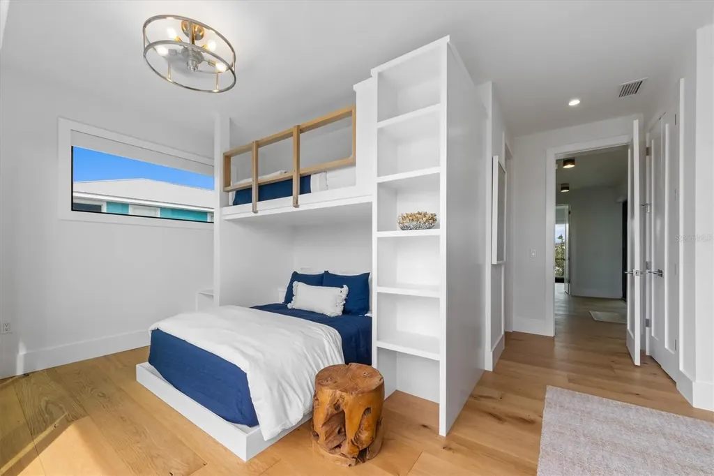 7003 Holmes Boulevard Holmes Beach FL 34217