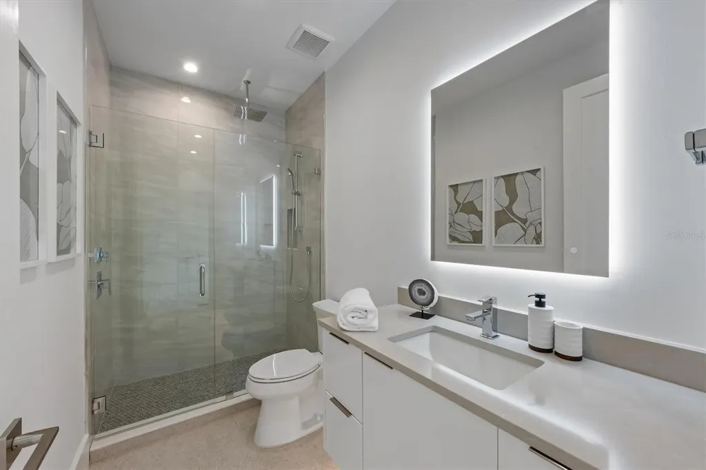 7003 Holmes Boulevard Holmes Beach FL 34217