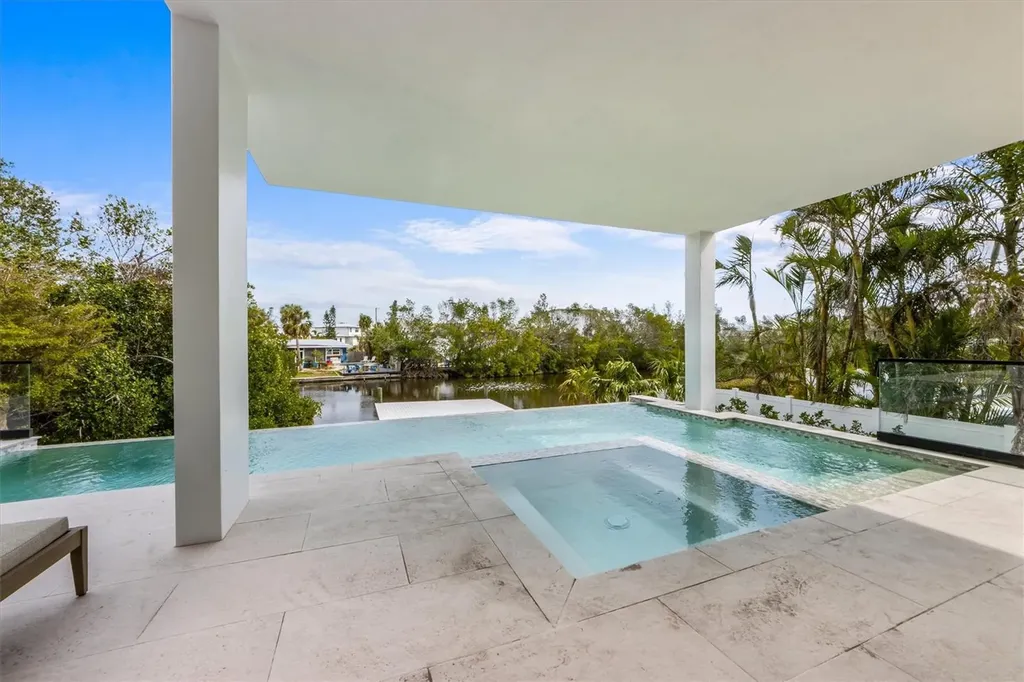 7003 Holmes Boulevard Holmes Beach FL 34217