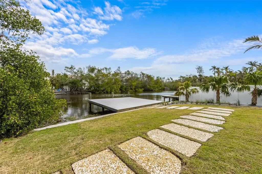 7003 Holmes Boulevard Holmes Beach FL 34217