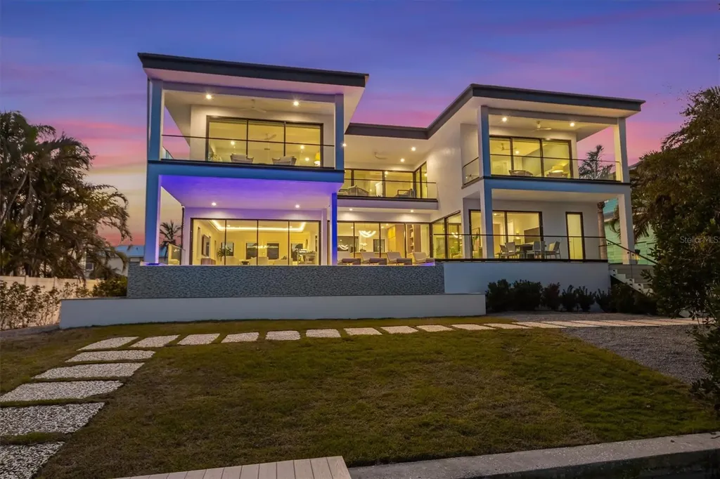 7003 Holmes Boulevard Holmes Beach FL 34217