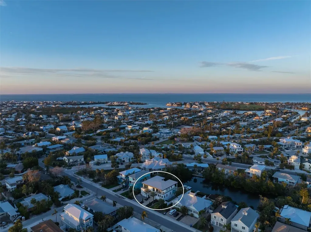 7003 Holmes Boulevard Holmes Beach FL 34217