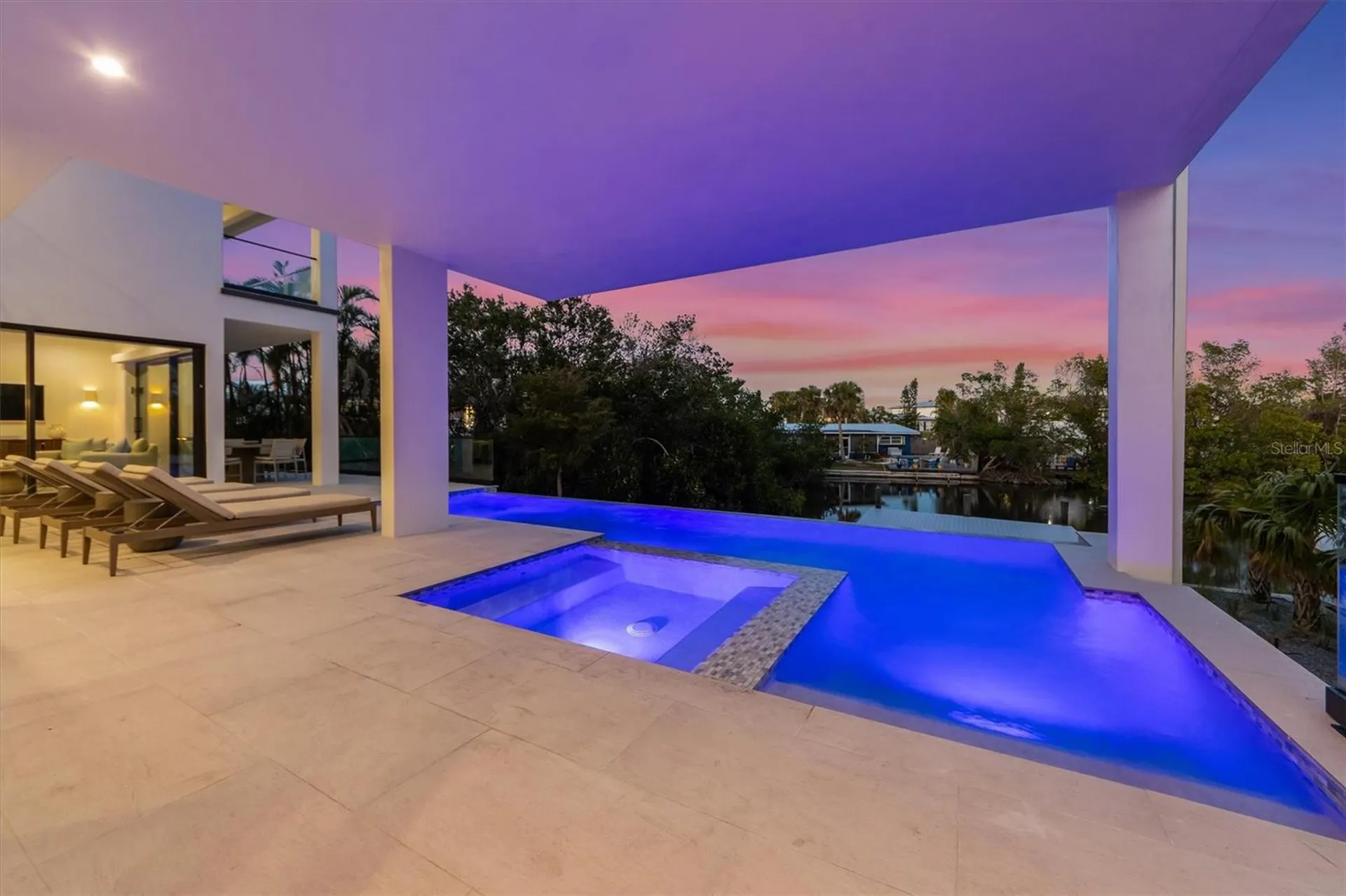 7003 Holmes Boulevard Holmes Beach FL 34217