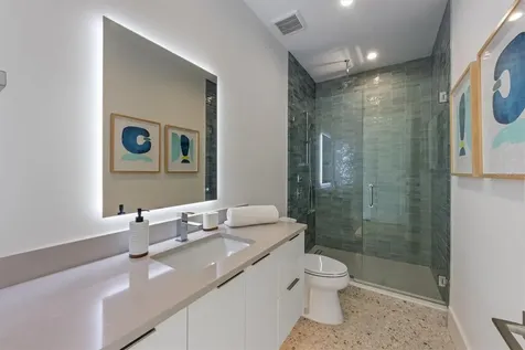 7003 Holmes Boulevard Holmes Beach FL 34217