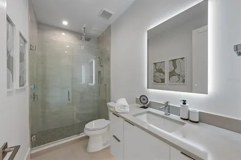 7003 Holmes Boulevard Holmes Beach FL 34217