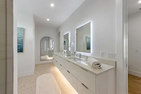 7003 Holmes Boulevard Holmes Beach FL 34217