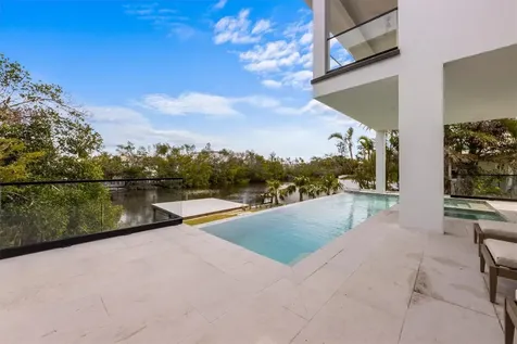 7003 Holmes Boulevard Holmes Beach FL 34217