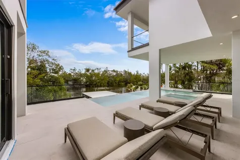 7003 Holmes Boulevard Holmes Beach FL 34217
