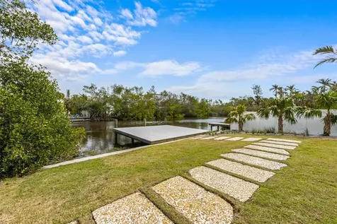 7003 Holmes Boulevard Holmes Beach FL 34217