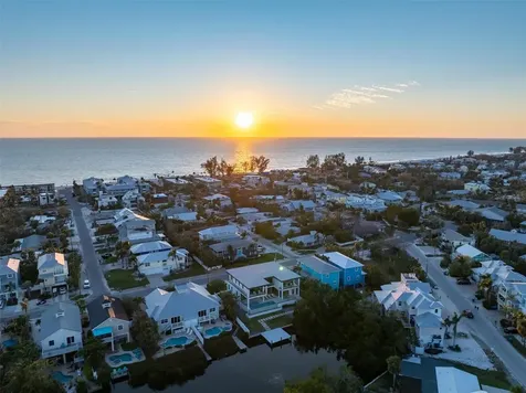 7003 Holmes Boulevard Holmes Beach FL 34217