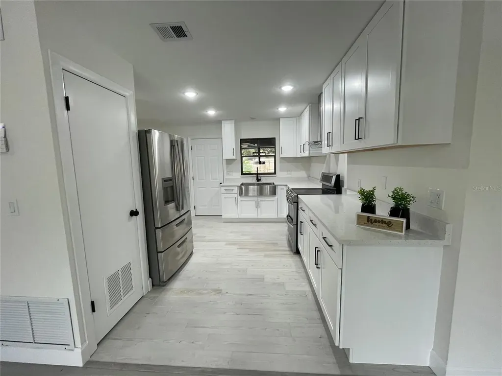 517 Hickorywood Avenue Altamonte Springs FL 32714