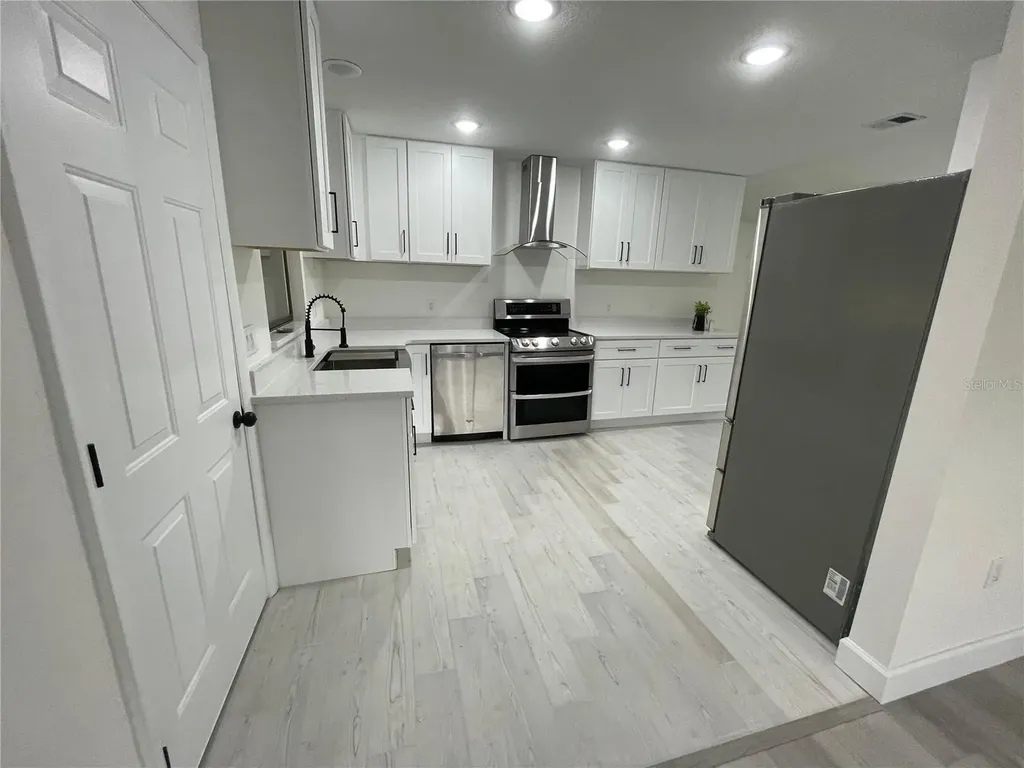 517 Hickorywood Avenue Altamonte Springs FL 32714