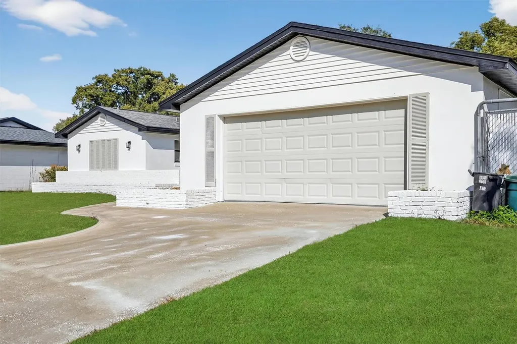 517 Hickorywood Avenue Altamonte Springs FL 32714