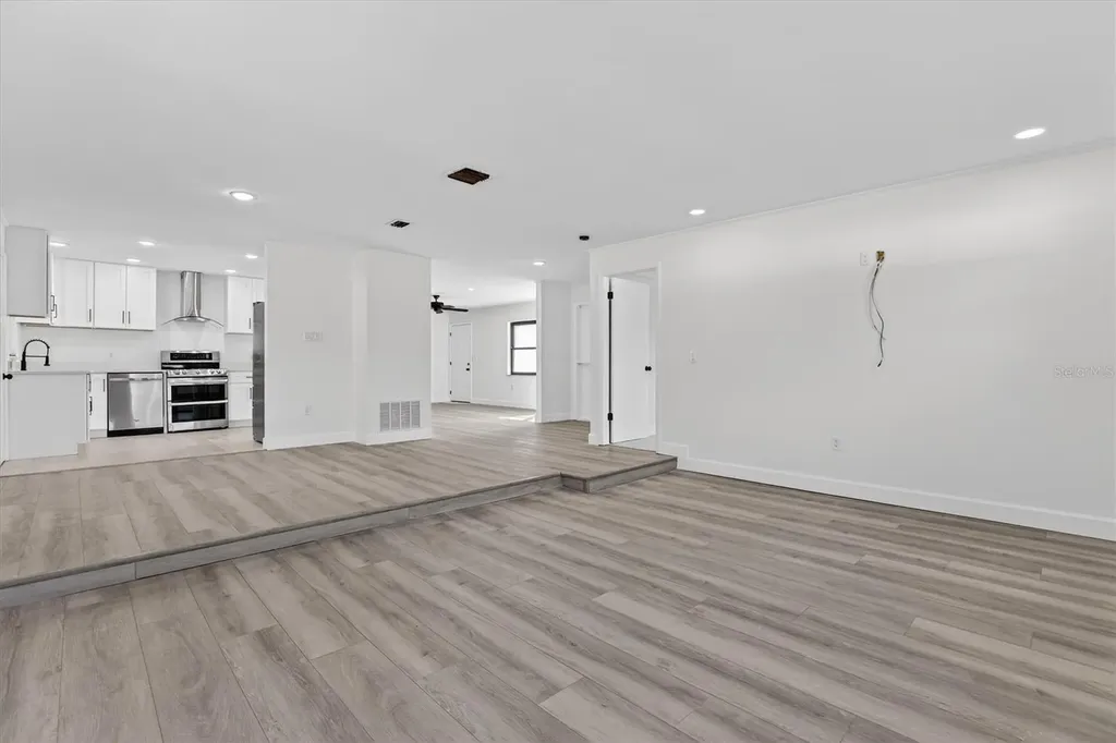 517 Hickorywood Avenue Altamonte Springs FL 32714