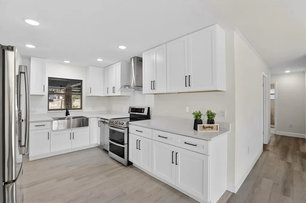 517 Hickorywood Avenue Altamonte Springs FL 32714