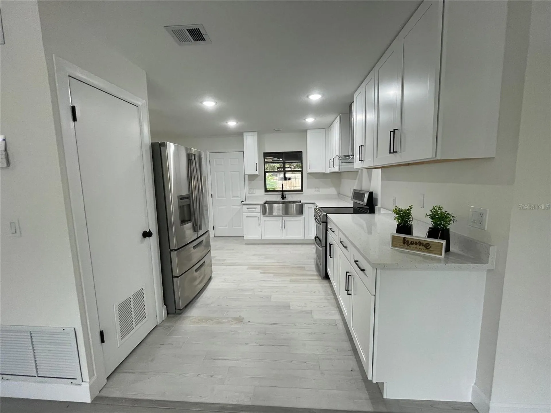 517 Hickorywood Avenue Altamonte Springs FL 32714